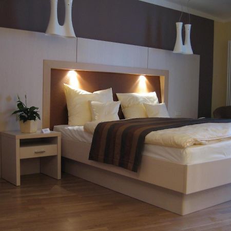Gaestehaus Ressler Harxheim 外观 照片