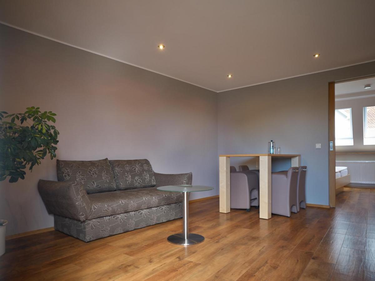 Gaestehaus Ressler Harxheim 外观 照片