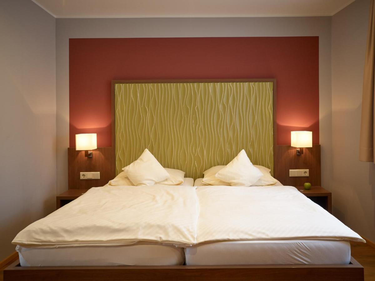 Gaestehaus Ressler Harxheim 外观 照片