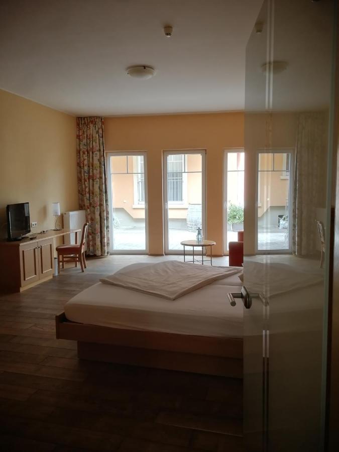 Gaestehaus Ressler Harxheim 外观 照片