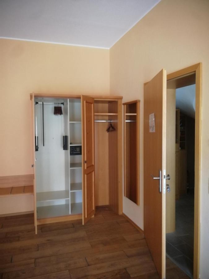 Gaestehaus Ressler Harxheim 外观 照片